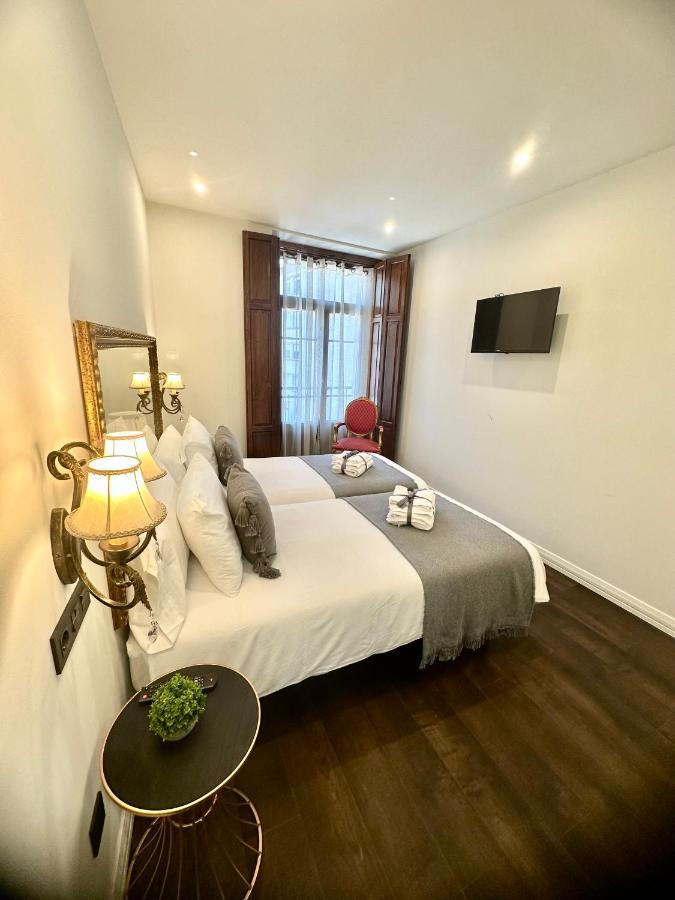 Claren'S Boutique Rooms Кангас-дель-Нарсеа Экстерьер фото
