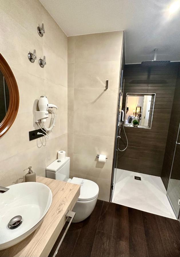 Claren'S Boutique Rooms Кангас-дель-Нарсеа Экстерьер фото