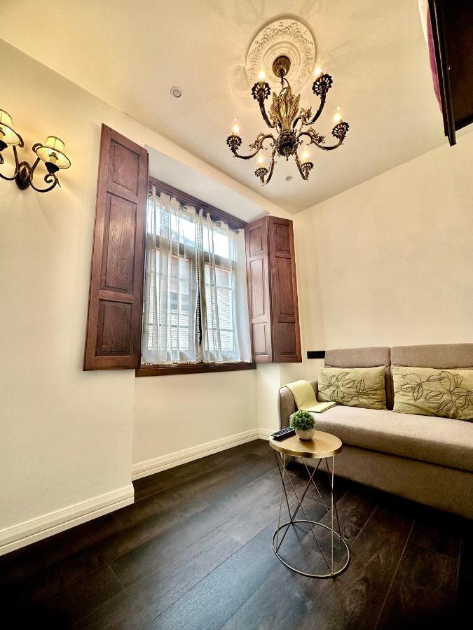Claren'S Boutique Rooms Кангас-дель-Нарсеа Экстерьер фото