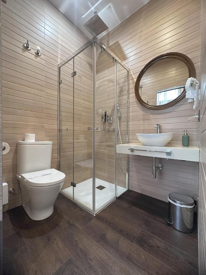 Claren'S Boutique Rooms Кангас-дель-Нарсеа Экстерьер фото