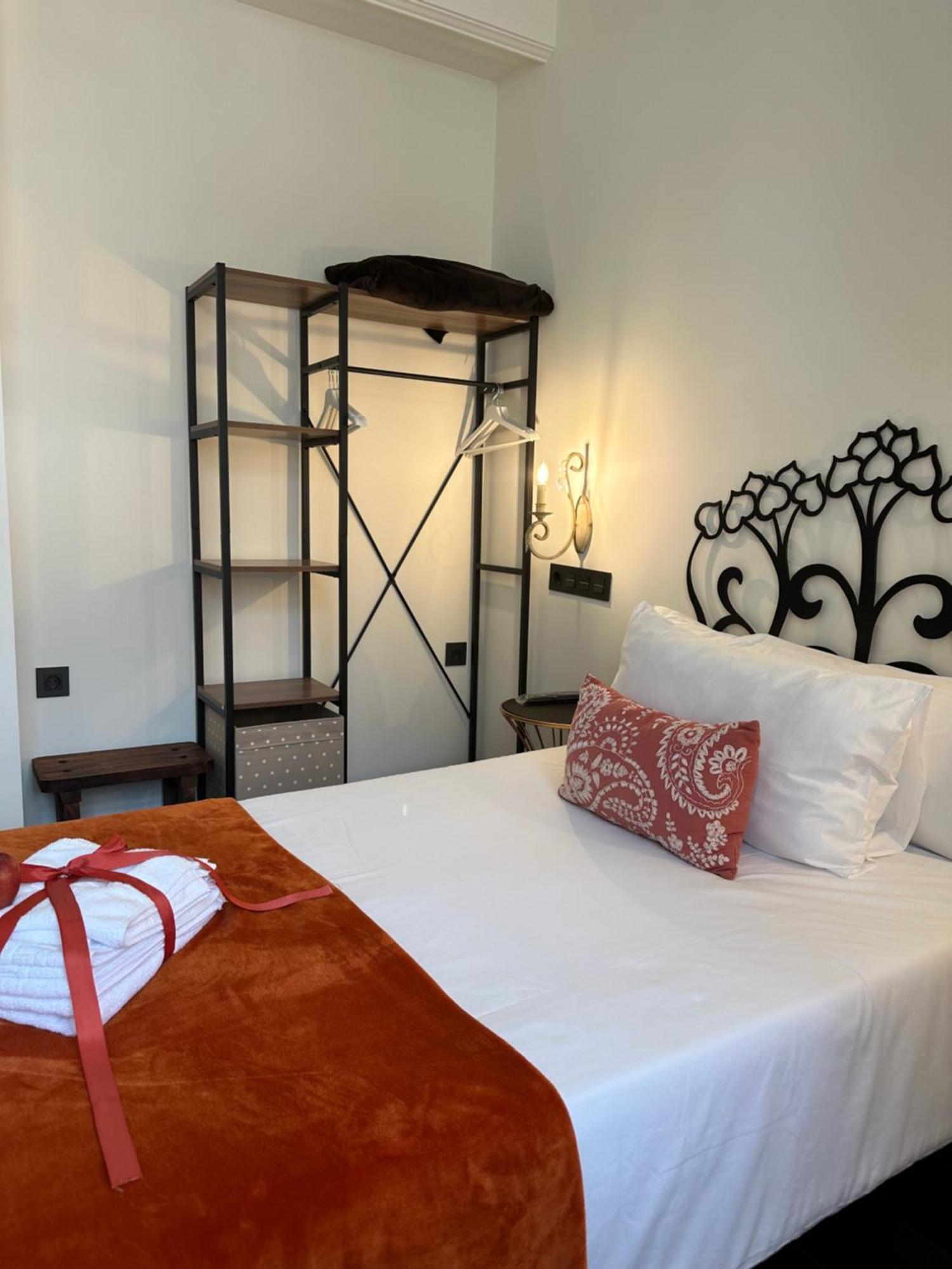 Claren'S Boutique Rooms Кангас-дель-Нарсеа Экстерьер фото